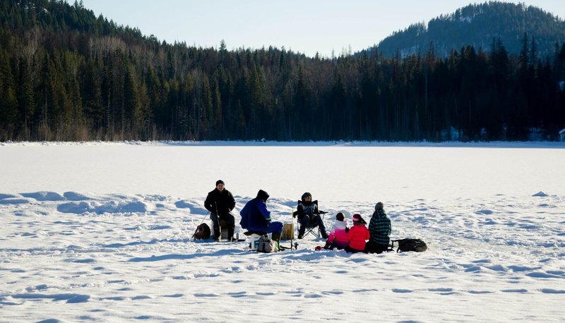 Discover ice fishing gambling game